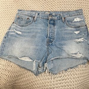 Levi’s wedgie short Jean short size 32